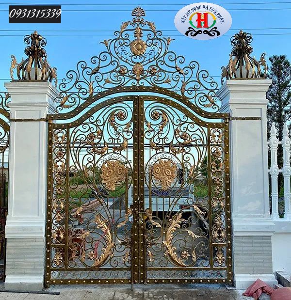làm cửa cổng sắt đẹp tại TPHCM-nhanh chóng và chất lượng! cổng rào đẹp tại tphcm sắt mỹ nghệ hà sơn phát