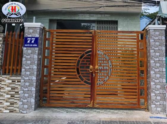 Đơn vị làm cửa sắt đẹp tại bà rịa vũng tàu - sắt mỹ nghệ hà sơn phát làm cửa sắt hộp đẹp tại Bà Rịa Vũng Tàu-satmynghehsp.com