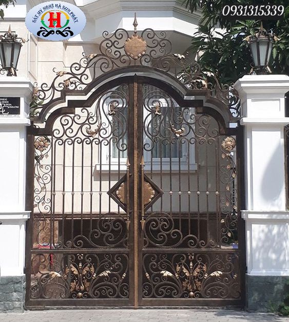 Đơn vị làm cửa sắt đẹp tại bà rịa vũng tàu - sắt mỹ nghệ hà sơn phát thi công cửa sắt đẹp tại Bà Rịa Vũng Tàu-satmynghehsp.com