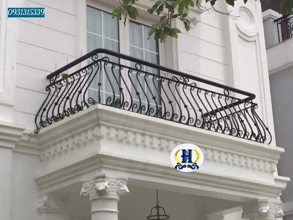 Làm lan can sắt mỹ thuật giá tốt tại Bình Dương